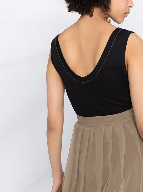 top sin mangas con cuello redondo