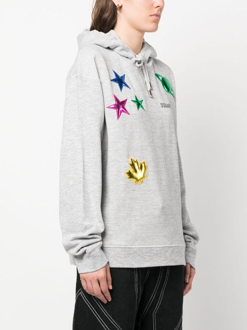 Крутая толстовка с нашивками