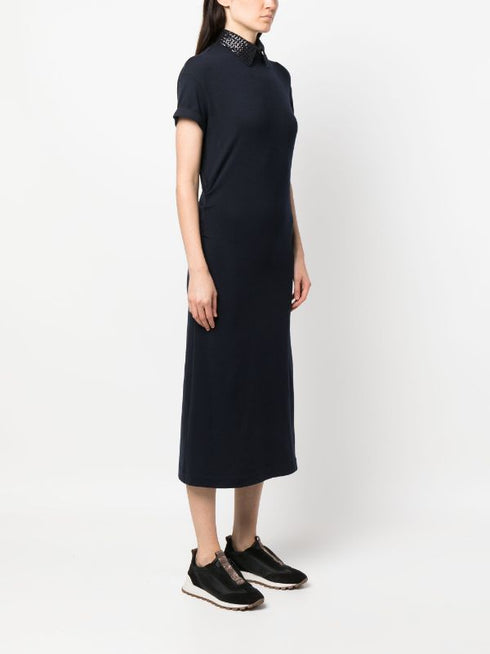 платье миди, украшенное пайетками