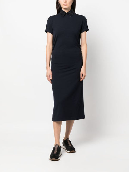 платье миди, украшенное пайетками