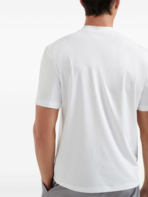 футболка с нашивкой-логотипом