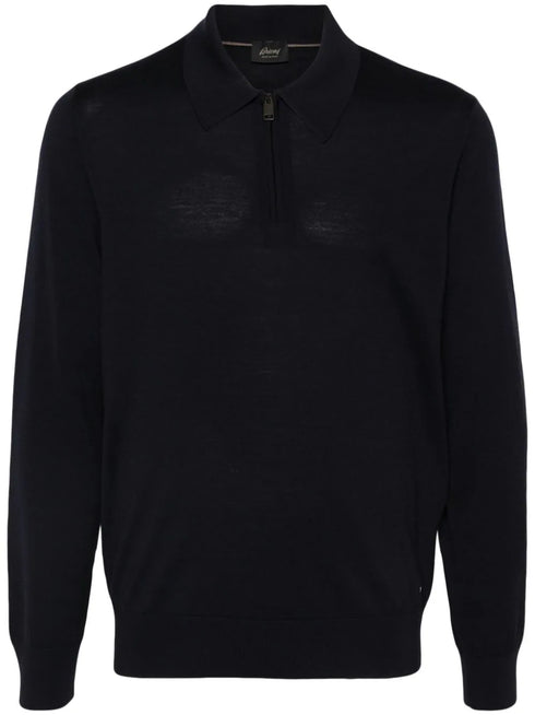 polo con placa de logotipo