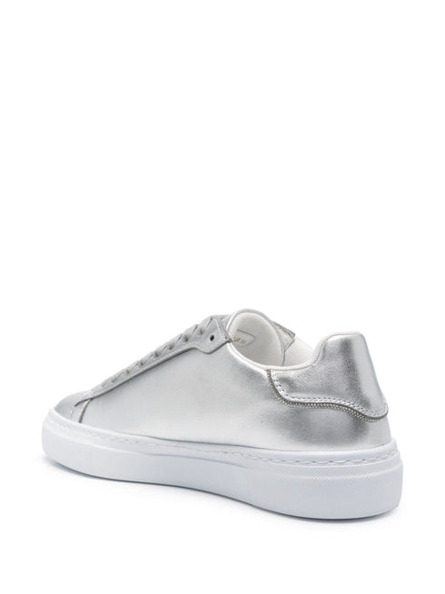 zapatillas con efecto metálico