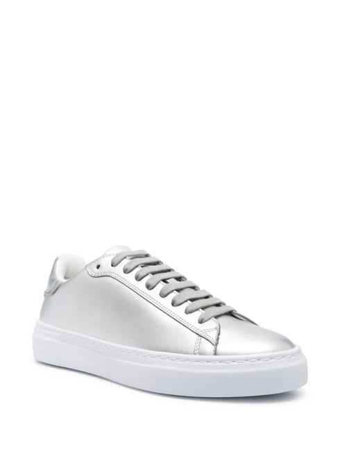 zapatillas con efecto metálico