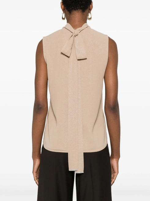 parte superior con cierre de lazo