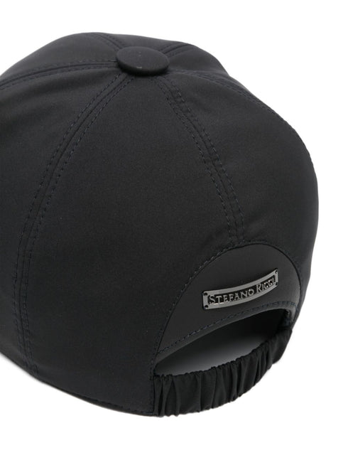 бейсболка с нашивкой-логотипом