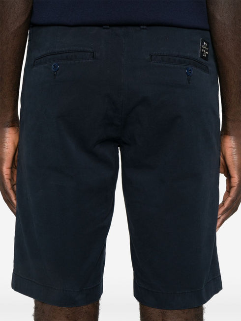 pantalones cortos chinos con placa de logotipo