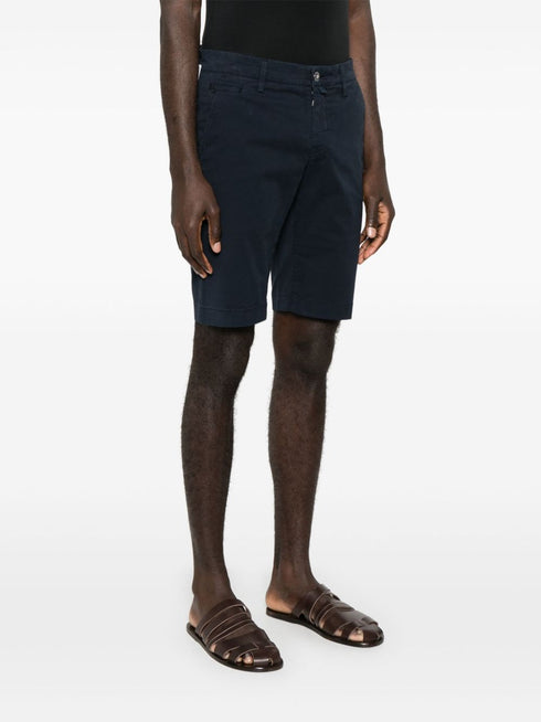 pantalones cortos chinos con placa de logotipo