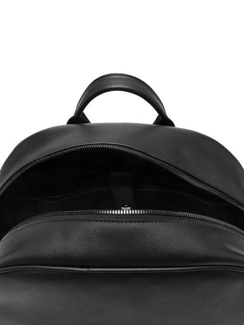 zip-fastening backpack