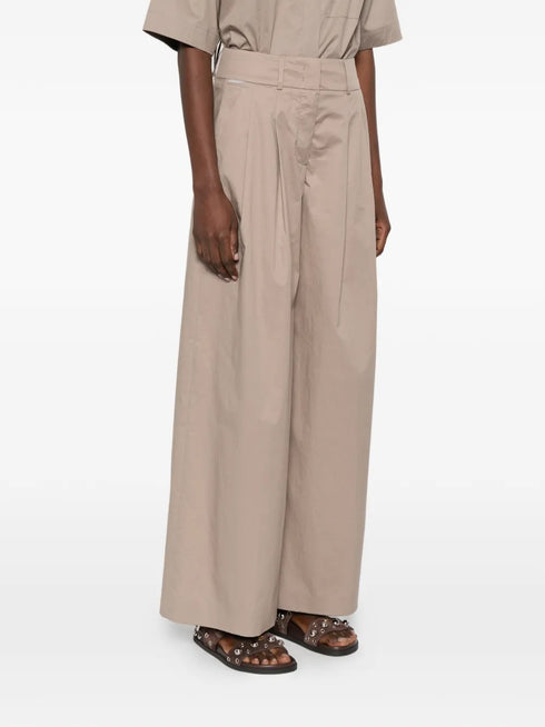 pleated trousers