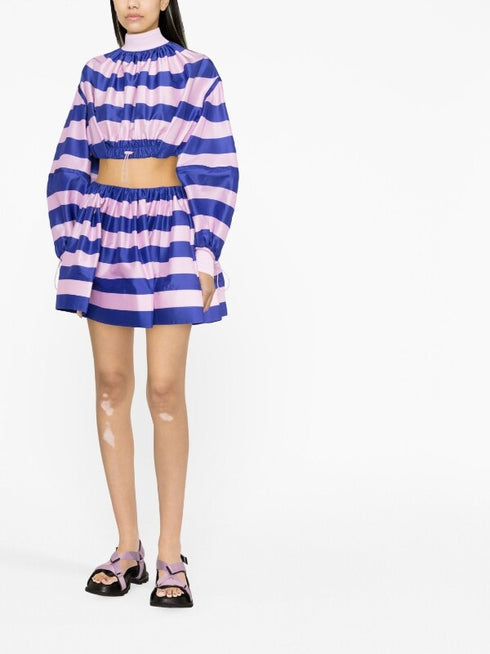 blusa con cordón y estampado de rayas horizontales