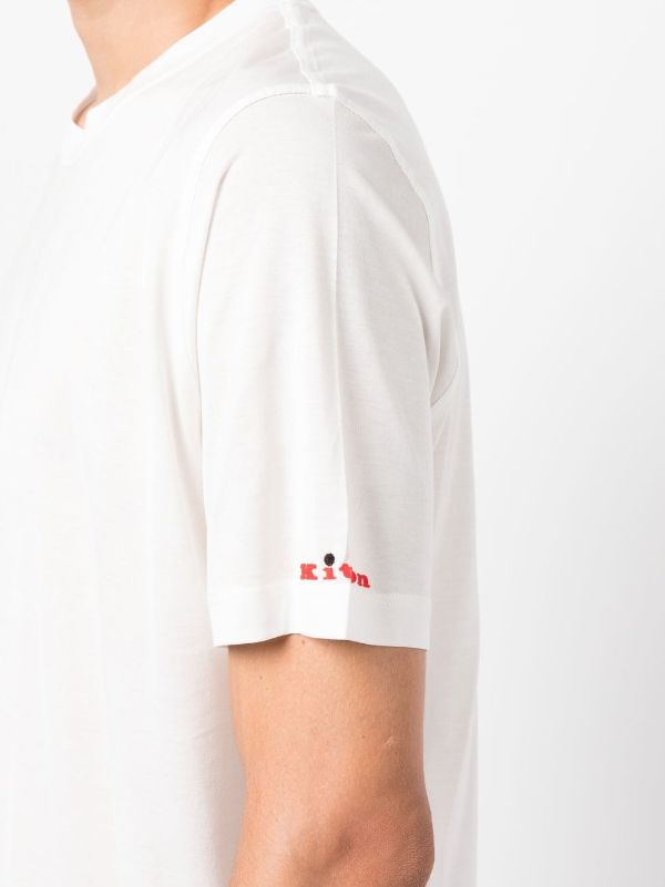 playera con logo bordado 