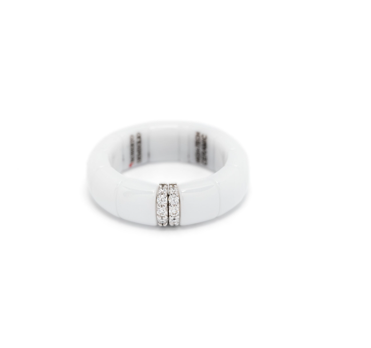 anillo en oro blanco de 18kt con diamantes