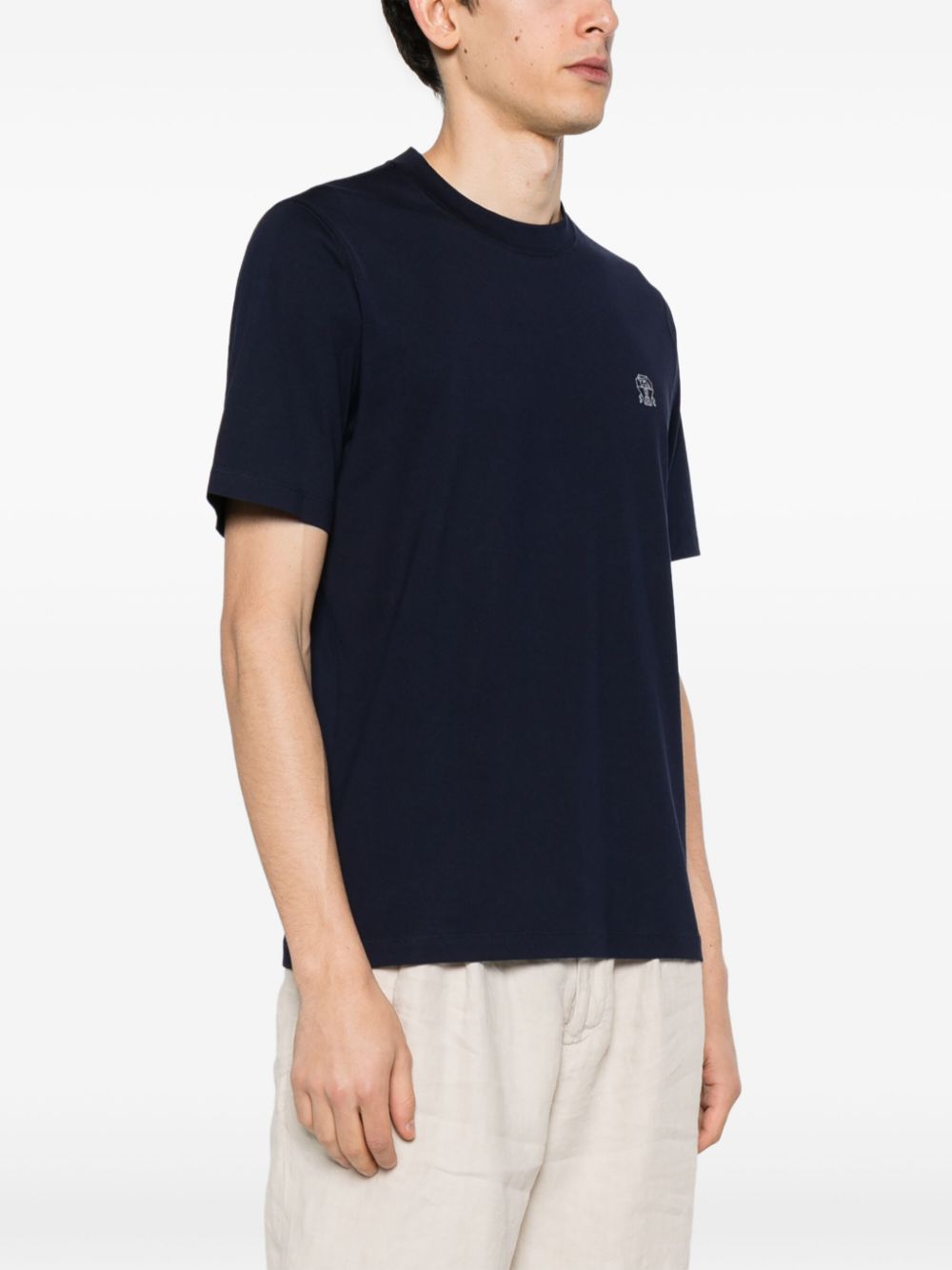playera con logo estampado 