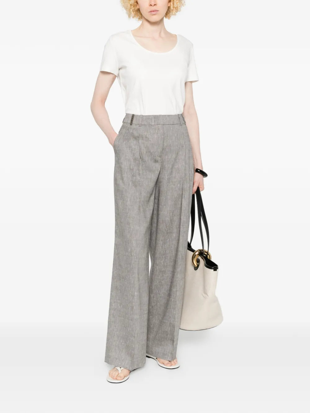 pantalones con pliegues