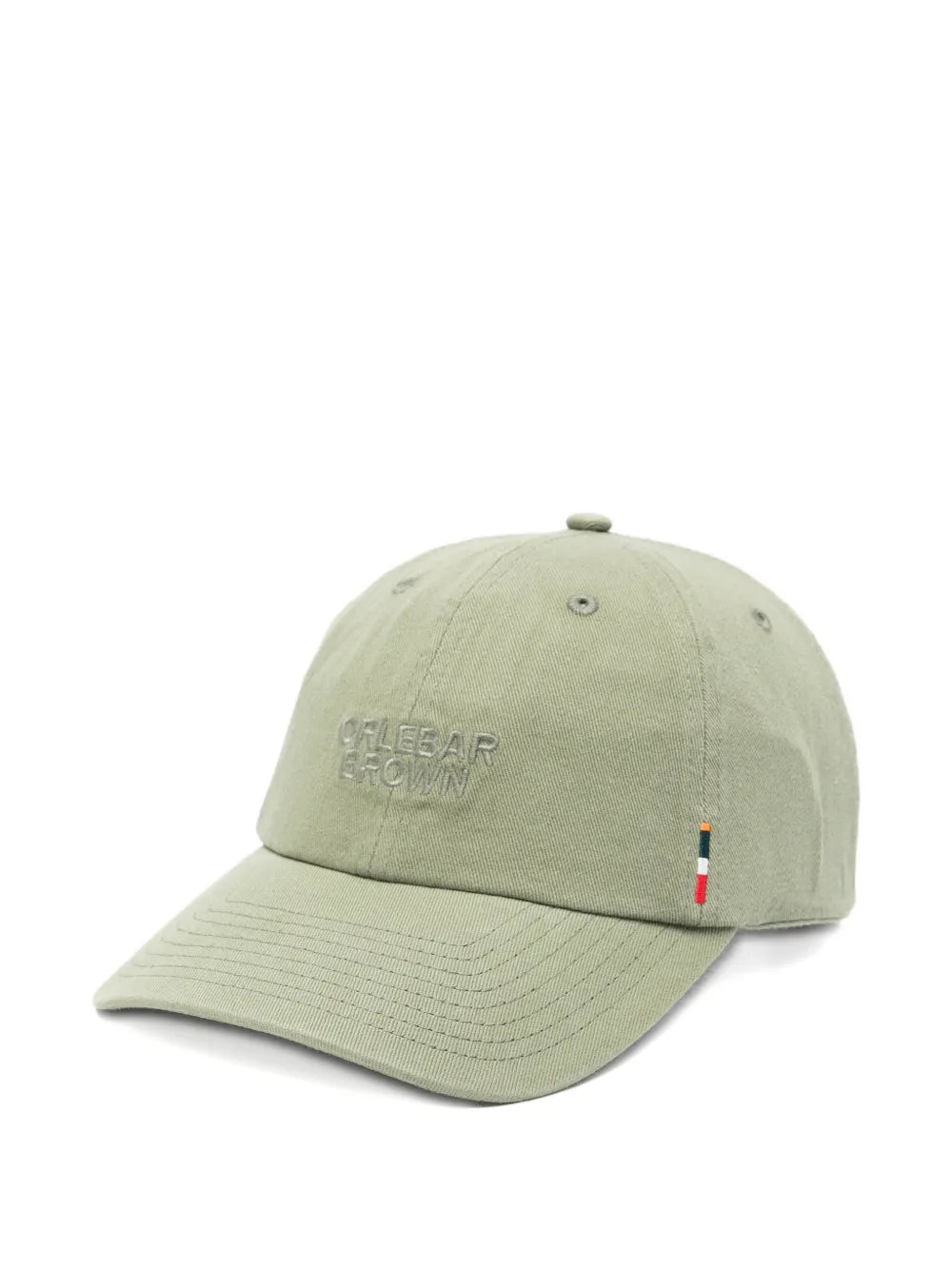 gorra con logo bordado