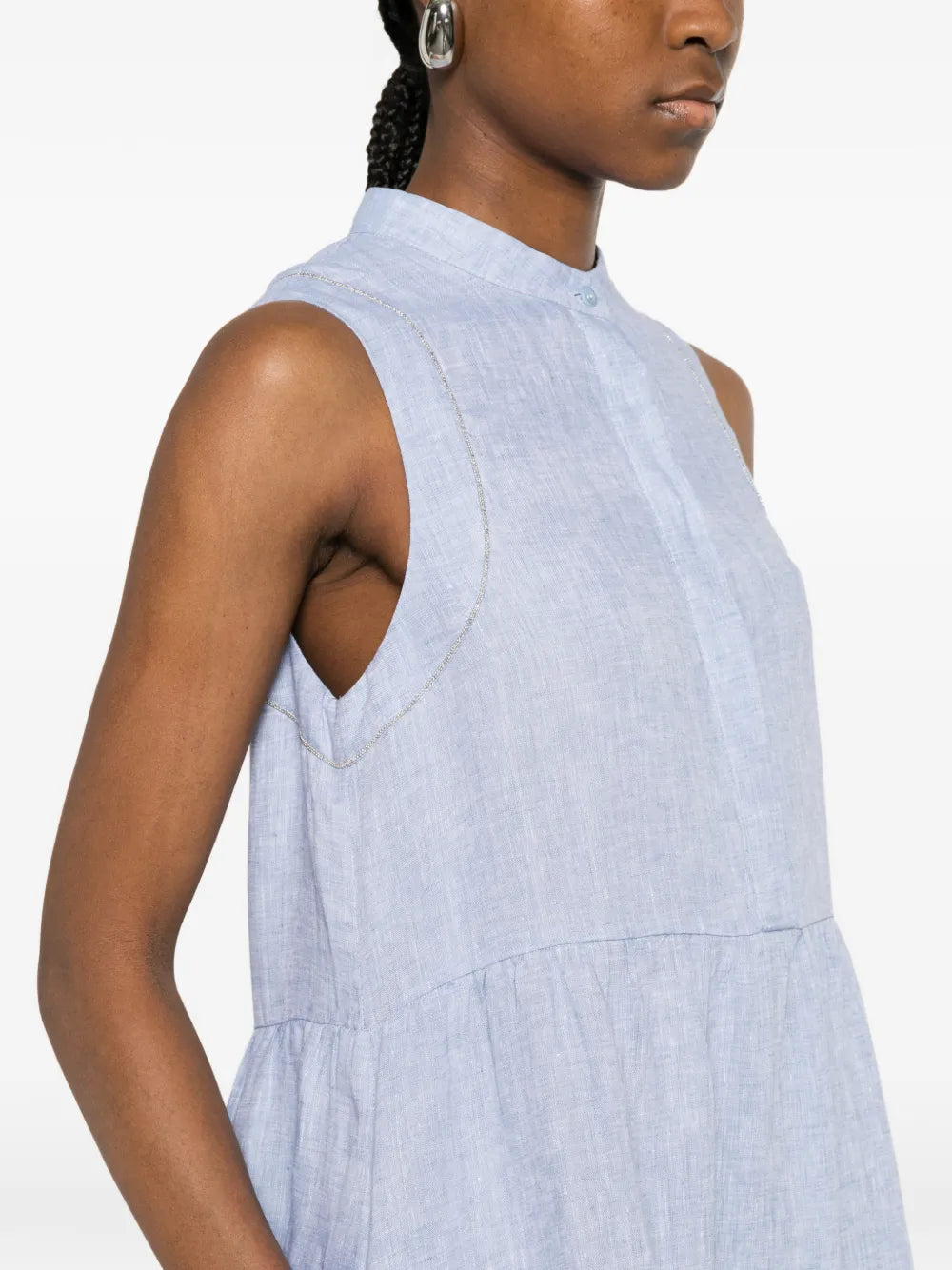 vestido midi sin mangas y con volantes