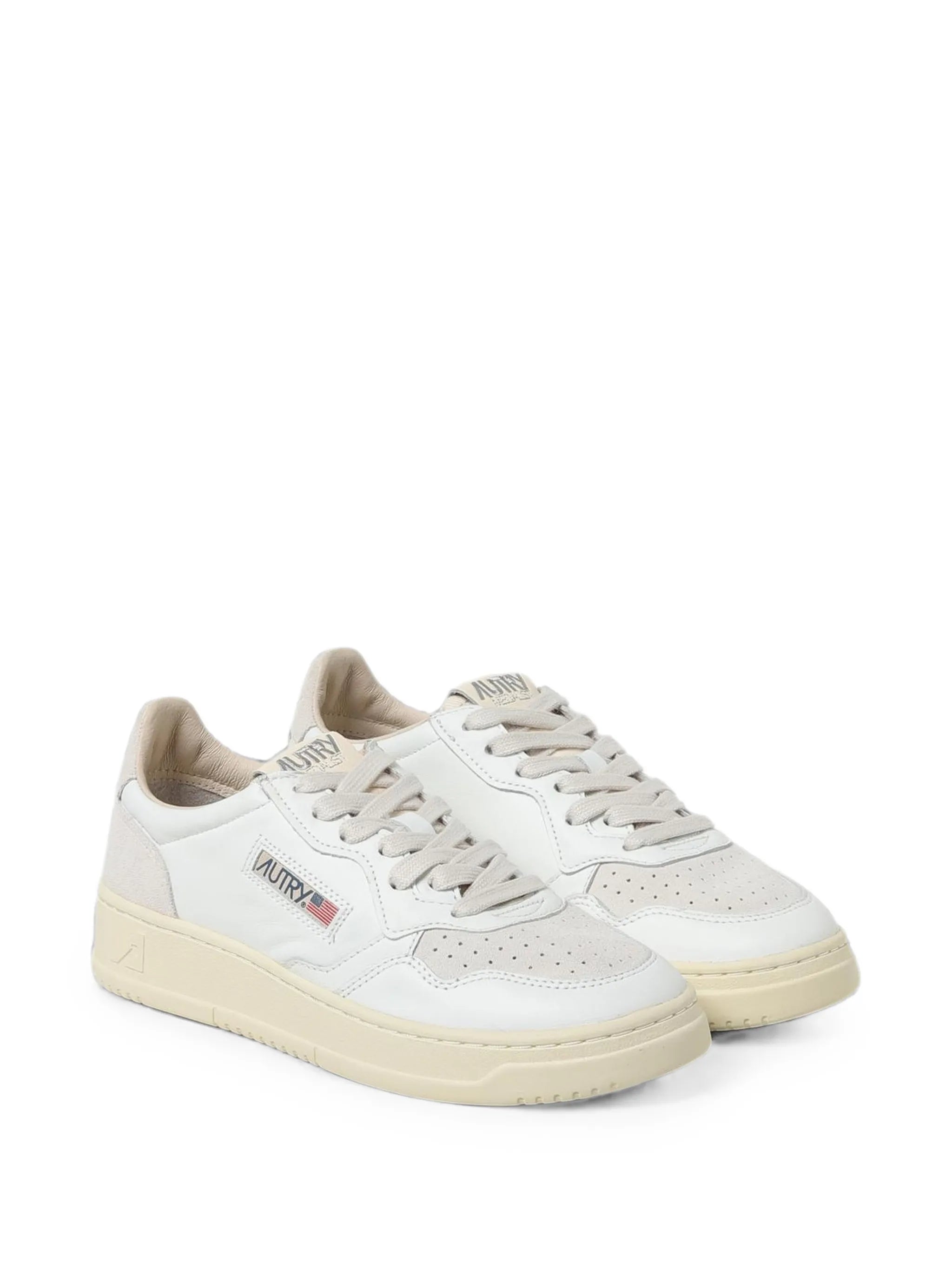 Medalist low-top sneakers