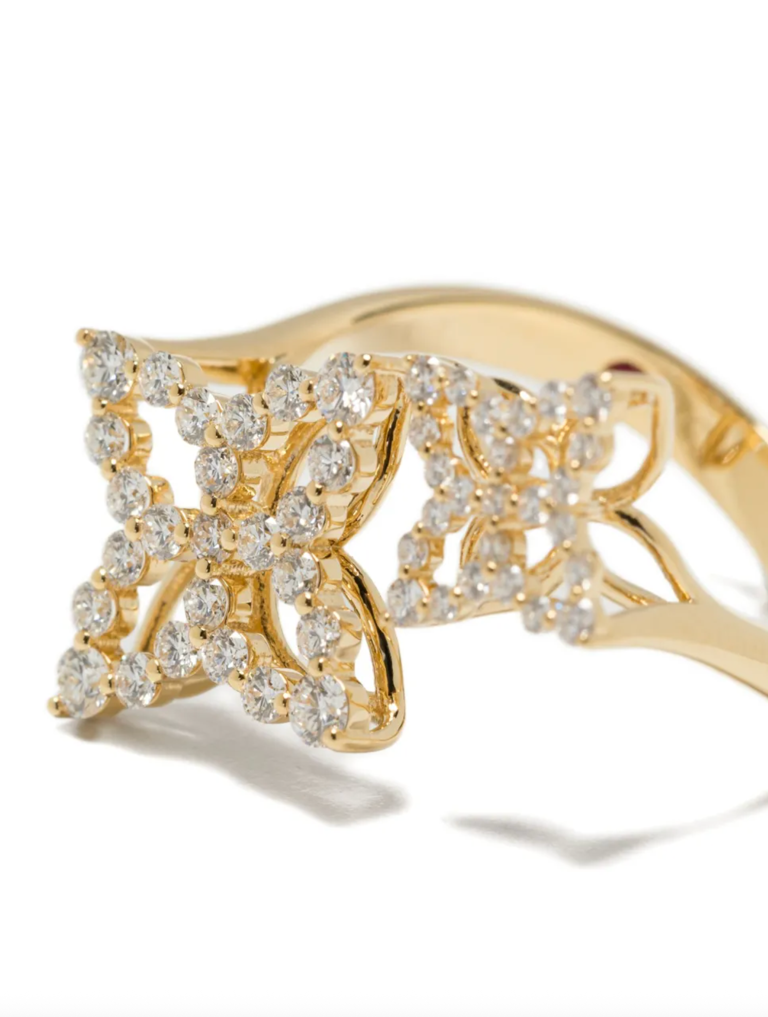 Anillo de oro de 18 quilates con diamante de mariposa