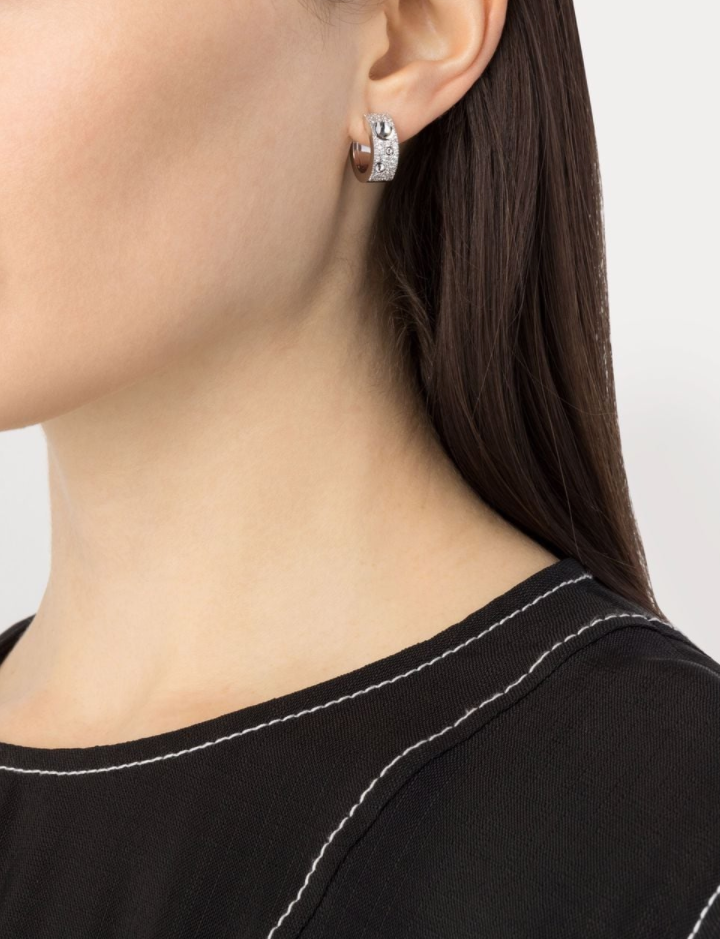 pendientes en oro blanco de 18kt con diamantes y rubíes